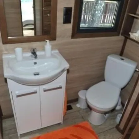 Mobilheim Zweiundvierzig In By Interhome Lägenhet
